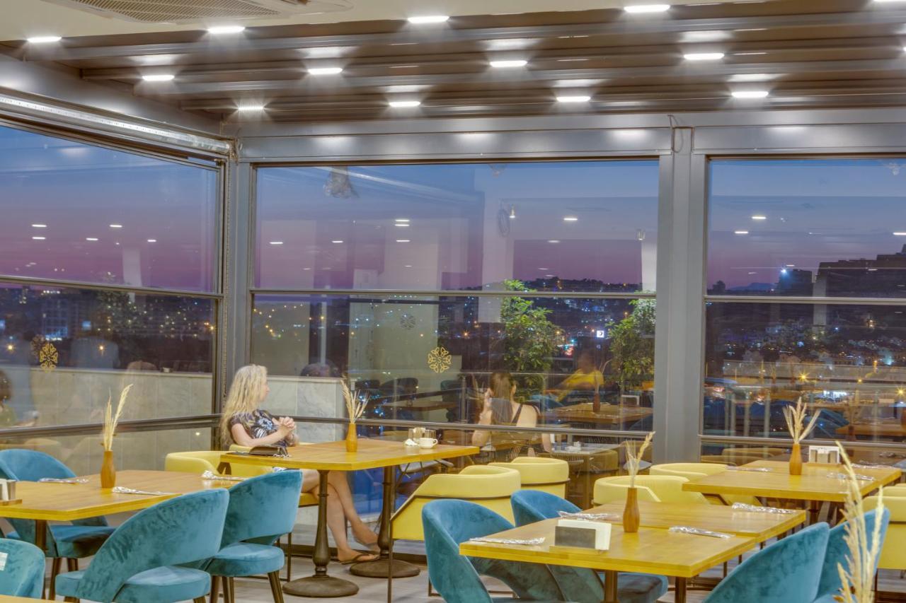 Signature Blue Otel