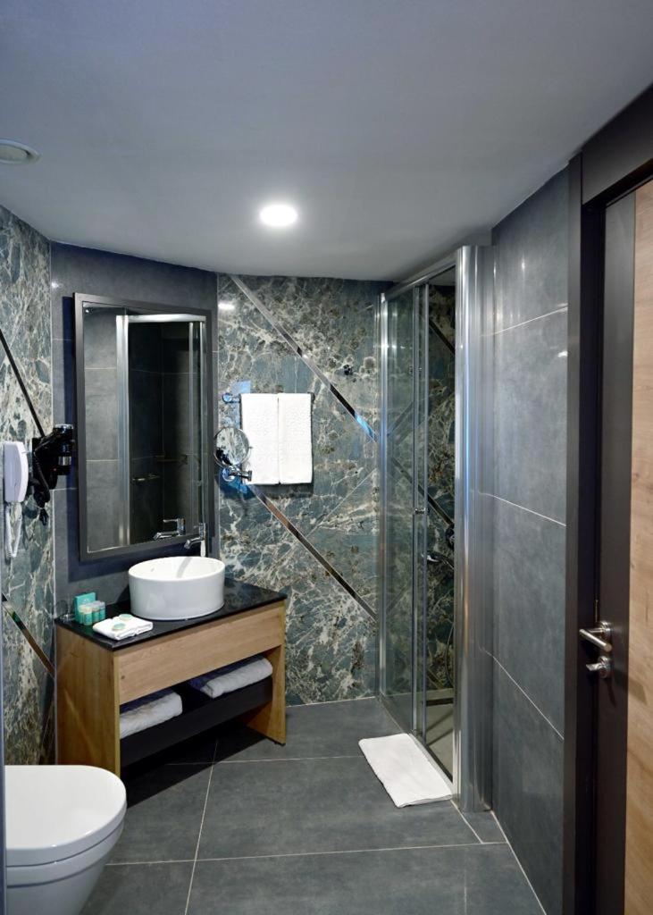 Signature Blue Otel