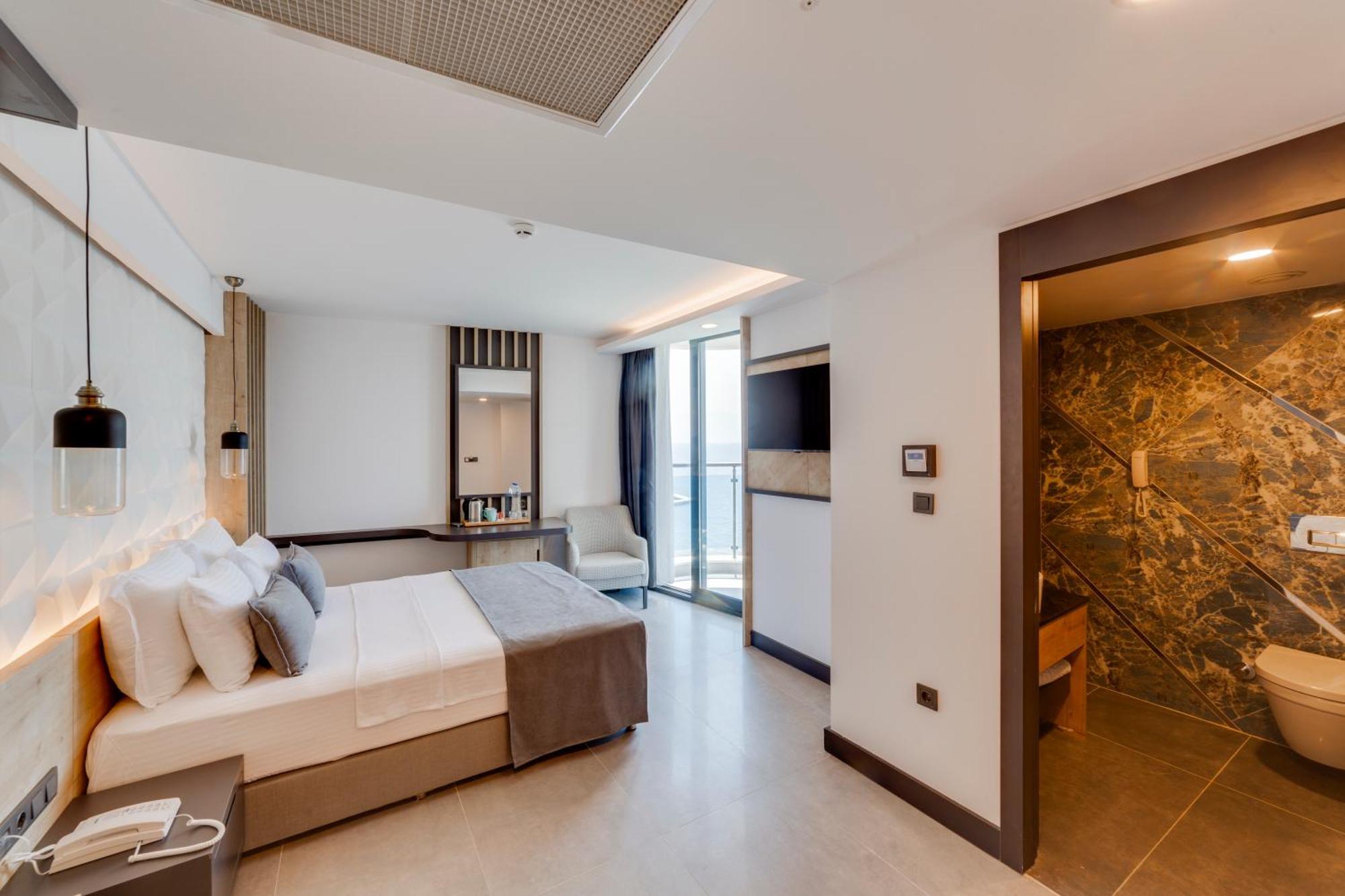 Signature Blue Otel 5*